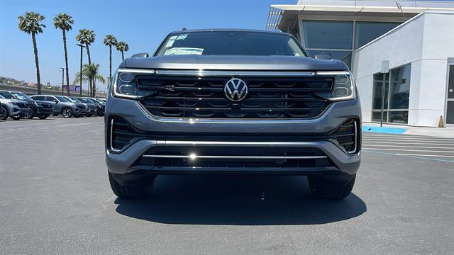 new 2025 Volkswagen Atlas car, priced at $48,984