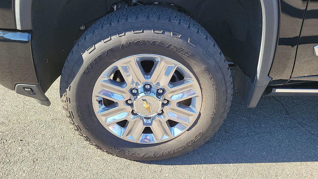 used 2024 Chevrolet Silverado 2500 car, priced at $68,998