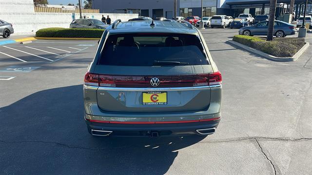 new 2026 Volkswagen Atlas car, priced at $44,578