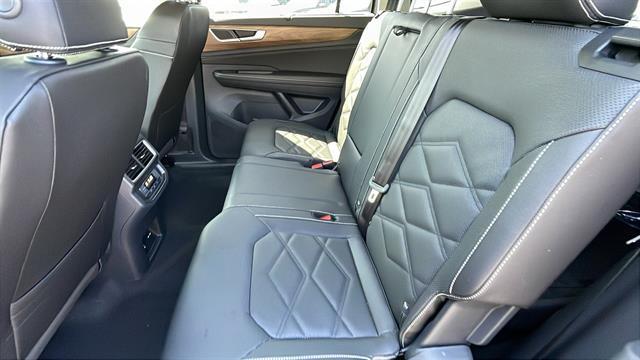 new 2025 Volkswagen Atlas car, priced at $39,287