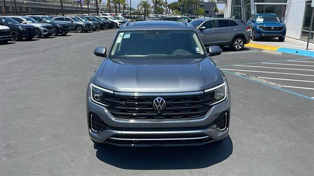 new 2025 Volkswagen Atlas car, priced at $48,984