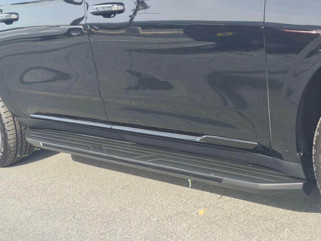 used 2022 Cadillac Escalade ESV car, priced at $70,898