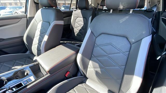 new 2025 Volkswagen Atlas car, priced at $40,354