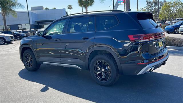new 2025 Volkswagen Atlas car, priced at $40,354