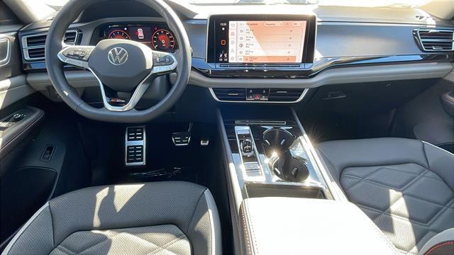 new 2025 Volkswagen Atlas car, priced at $40,354