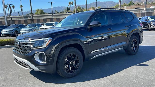 new 2025 Volkswagen Atlas car, priced at $40,354