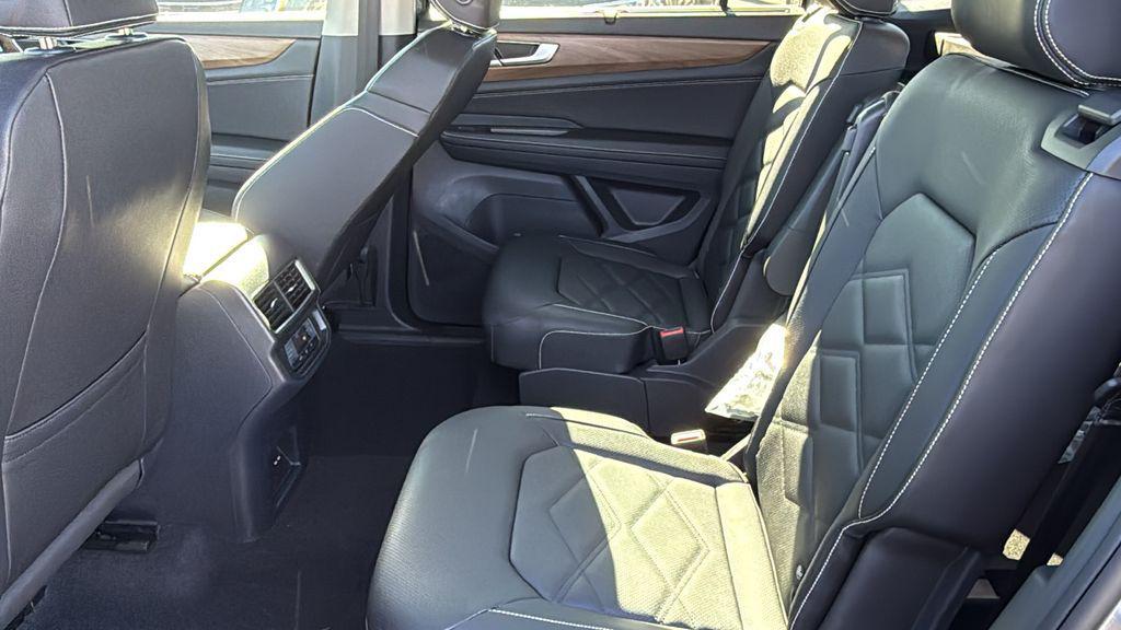 new 2026 Volkswagen Atlas car, priced at $46,148