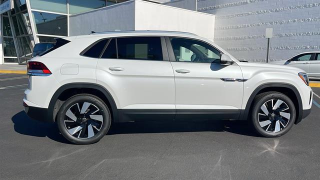 new 2026 Volkswagen Atlas Cross Sport car, priced at $42,617