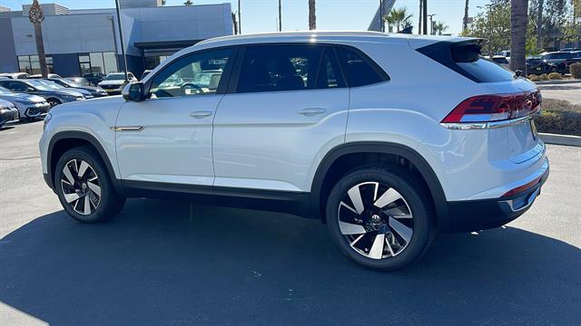 new 2026 Volkswagen Atlas Cross Sport car, priced at $42,617