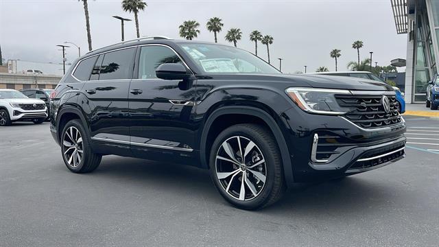new 2025 Volkswagen Atlas car, priced at $48,289