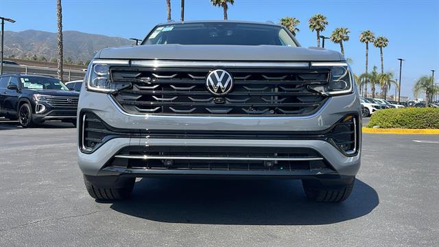 new 2025 Volkswagen Atlas car, priced at $49,424