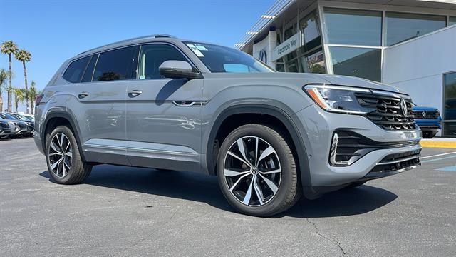 new 2025 Volkswagen Atlas car, priced at $51,424