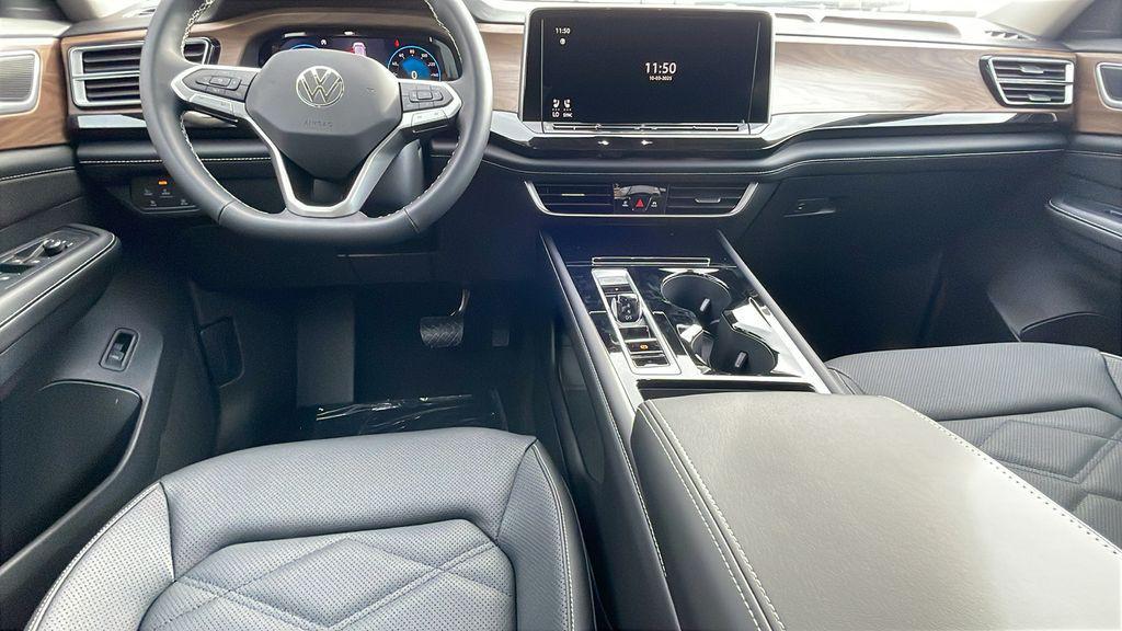 new 2026 Volkswagen Atlas car, priced at $45,617