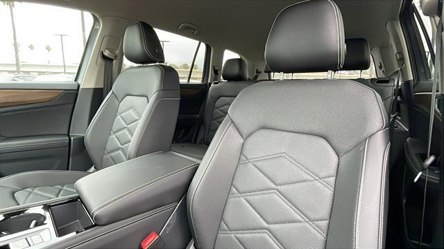 new 2025 Volkswagen Atlas car, priced at $40,024