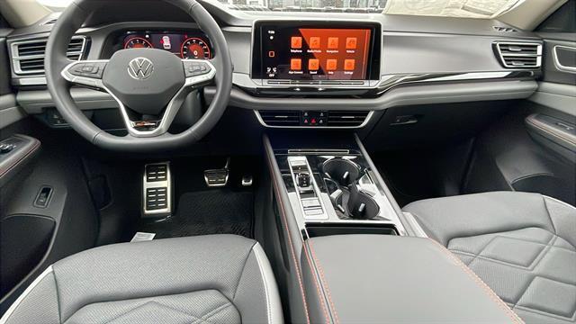 new 2025 Volkswagen Atlas car, priced at $40,354