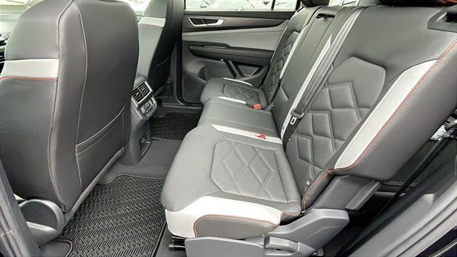 new 2025 Volkswagen Atlas car, priced at $40,354