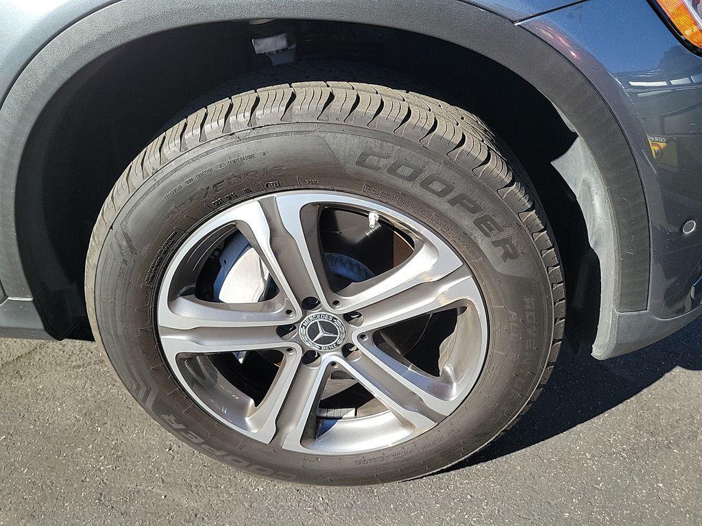 used 2021 Mercedes-Benz GLC 300 car, priced at $22,762