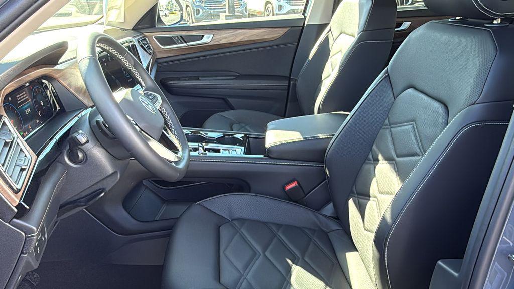 new 2026 Volkswagen Atlas car, priced at $46,148