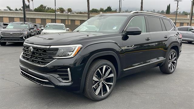 new 2025 Volkswagen Atlas car, priced at $48,274
