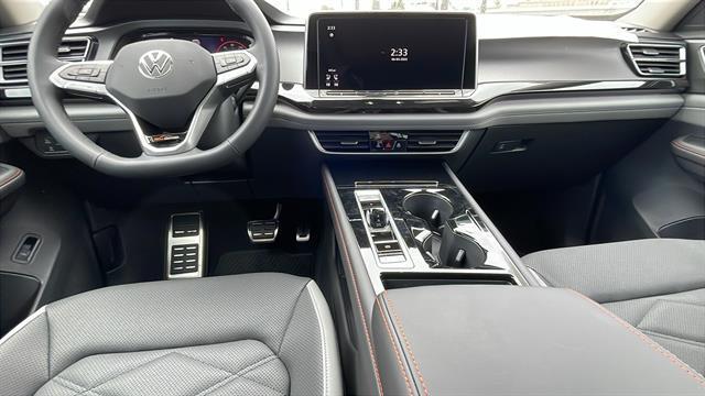 new 2025 Volkswagen Atlas car, priced at $40,974