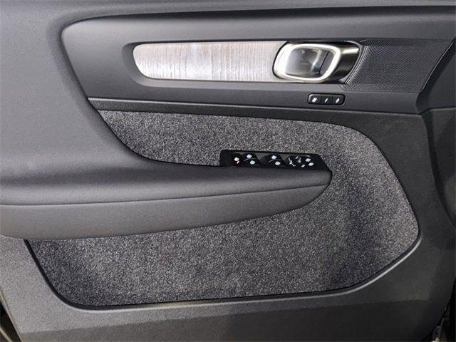 new 2025 Volvo XC40 car, priced at $46,035