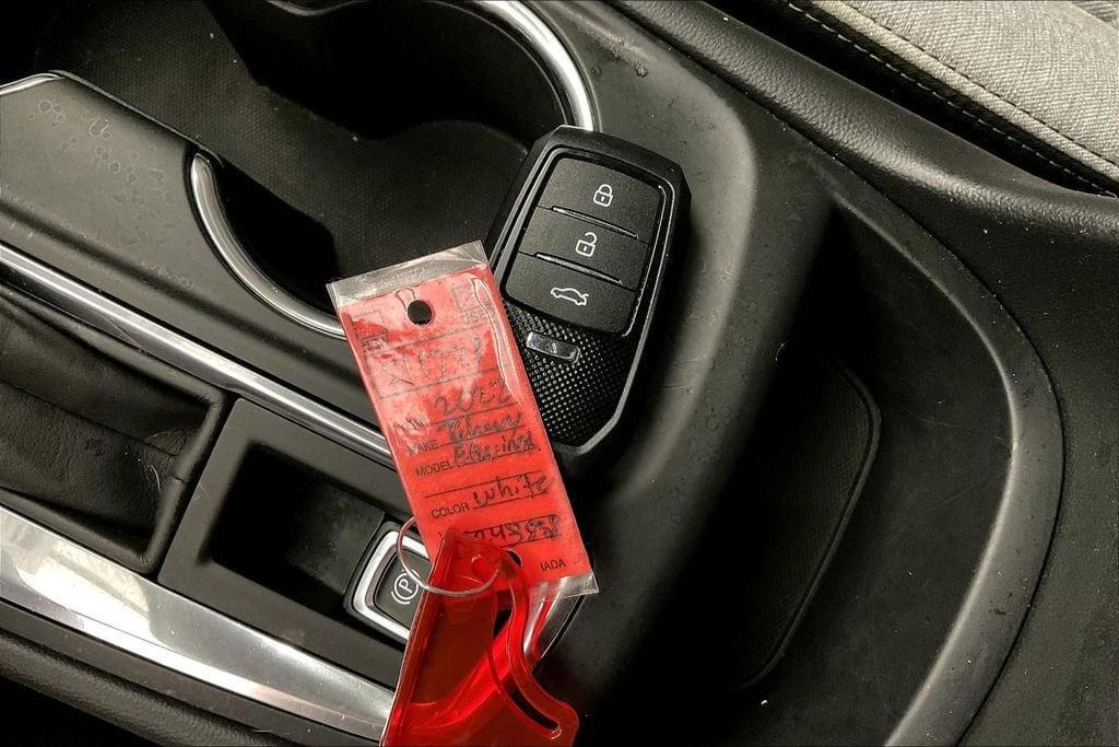 used 2022 Chevrolet Equinox car, priced at $18,998