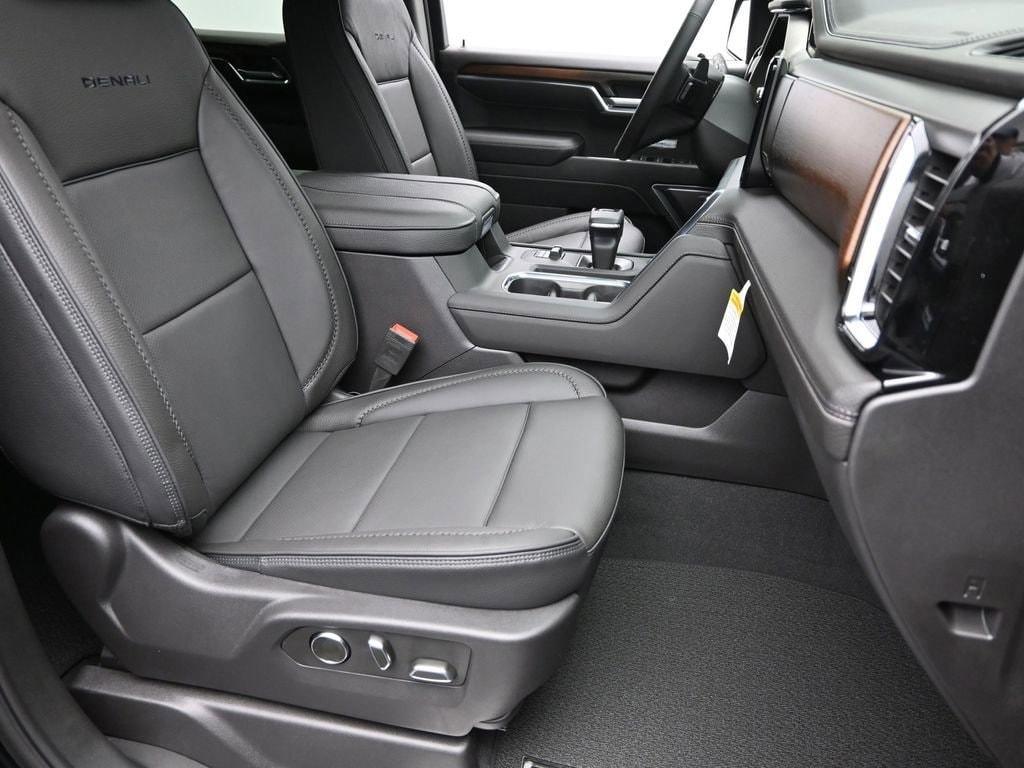 used 2025 GMC Sierra 1500 car, priced at $57,298