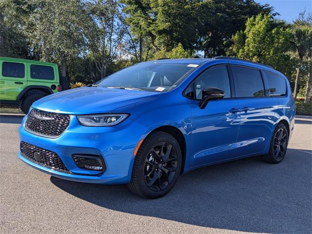 new 2026 Chrysler Pacifica car, priced at $43,285