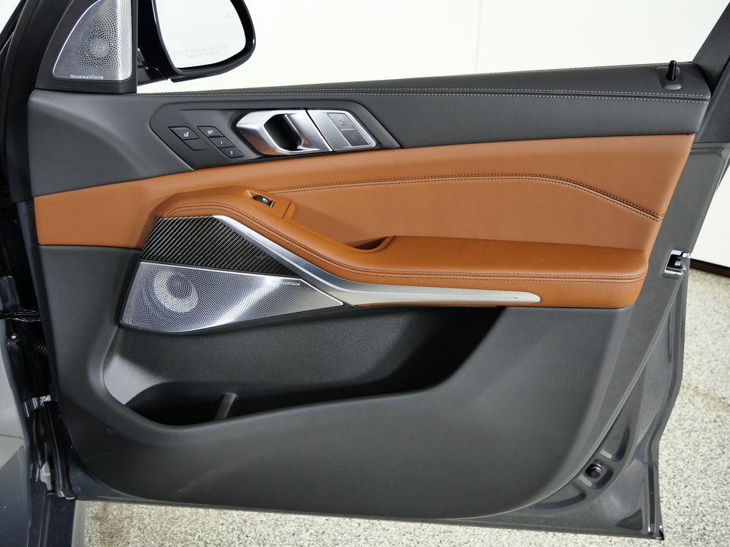 new 2026 BMW X7 car, priced at $136,110
