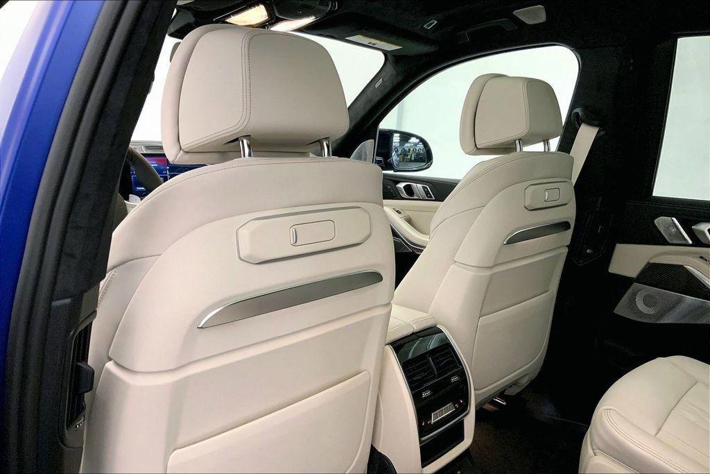 new 2026 BMW X7 car, priced at $136,095