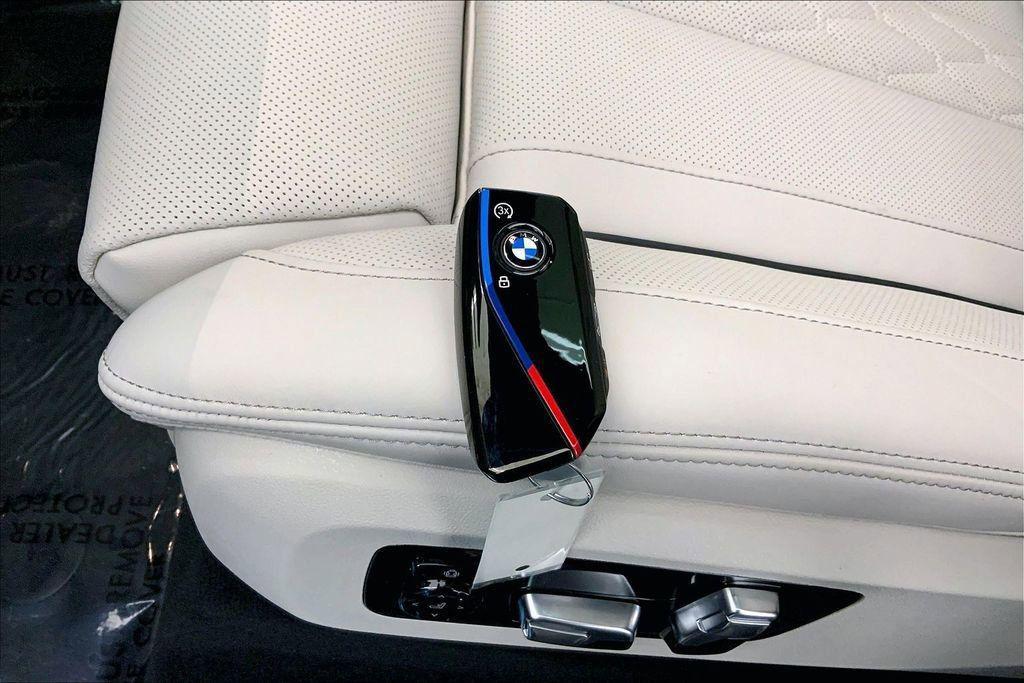 new 2026 BMW X7 car, priced at $136,095