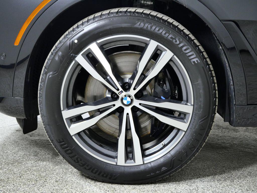 new 2026 BMW X7 car, priced at $104,460
