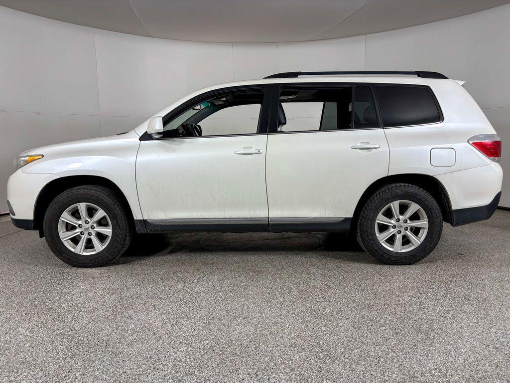 used 2011 Toyota Highlander car, priced at $9,600