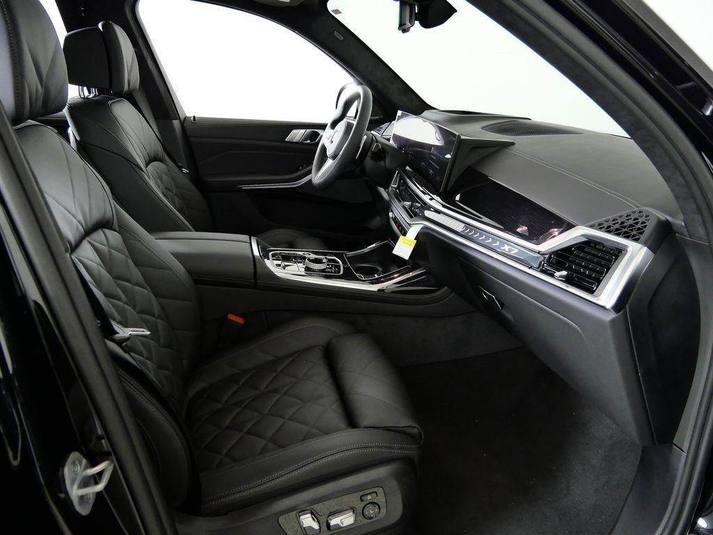new 2026 BMW X7 car, priced at $102,940