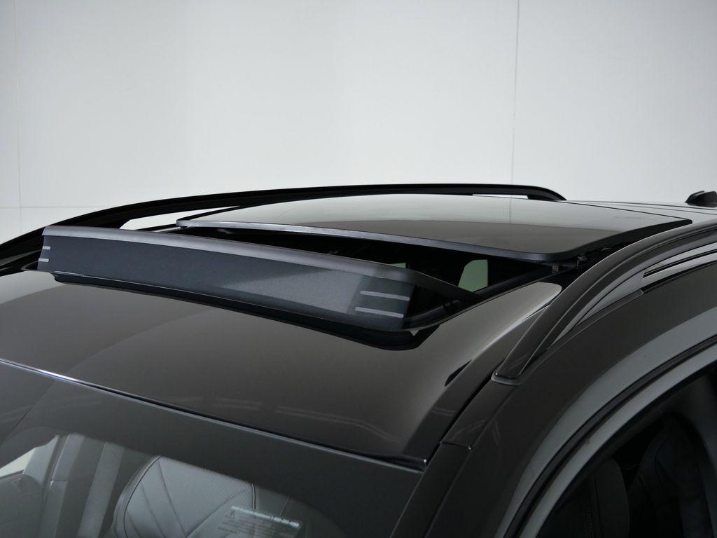 new 2026 BMW X7 car, priced at $102,940