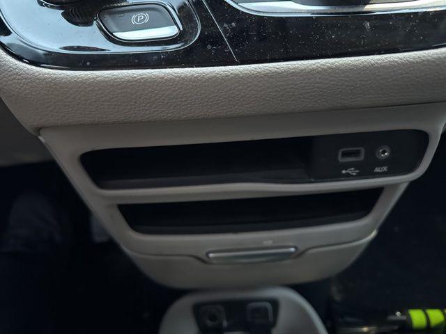 used 2020 Chrysler Pacifica car, priced at $11,499