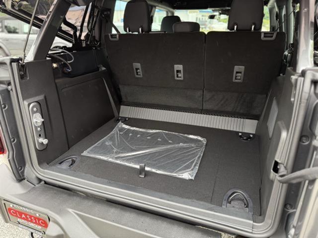 new 2025 Ford Bronco car, priced at $40,900