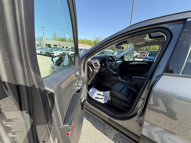 used 2022 Ford Escape car, priced at $24,438