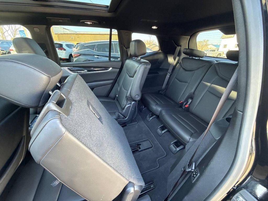 used 2022 Cadillac XT6 car, priced at $27,999