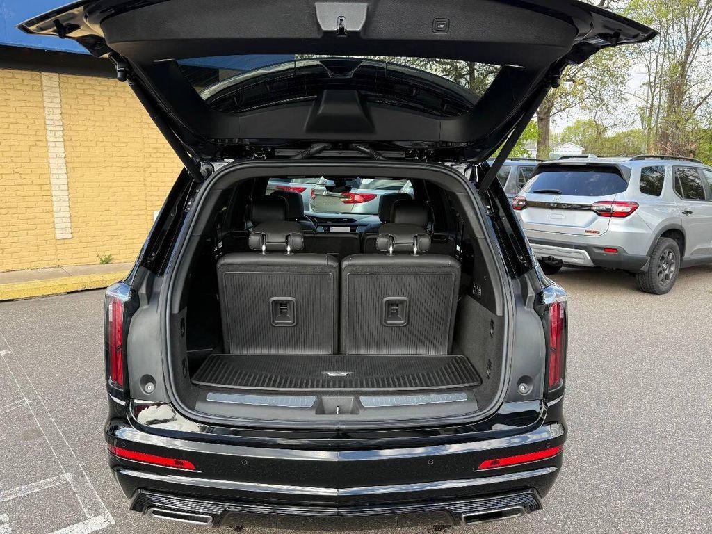 used 2024 Cadillac XT6 car, priced at $28,999