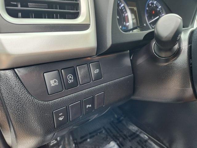 used 2019 Toyota Highlander car, priced at $27,999