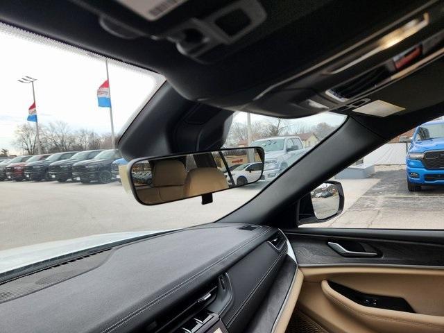 new 2025 Jeep Grand Cherokee car, priced at $43,927