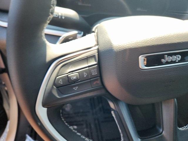 new 2025 Jeep Grand Cherokee car, priced at $43,177