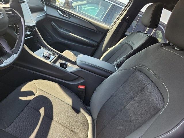 new 2025 Jeep Grand Cherokee car, priced at $43,177