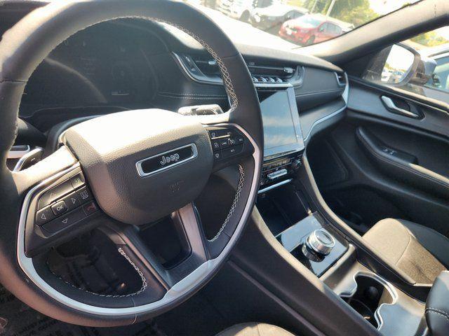 new 2025 Jeep Grand Cherokee car, priced at $42,377