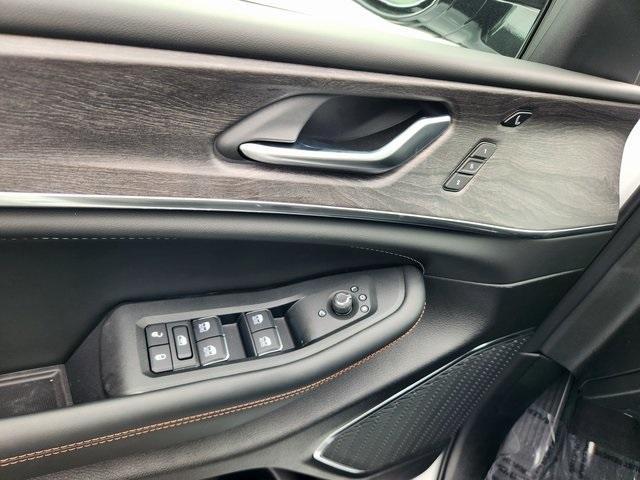 new 2025 Jeep Grand Cherokee L car, priced at $55,577