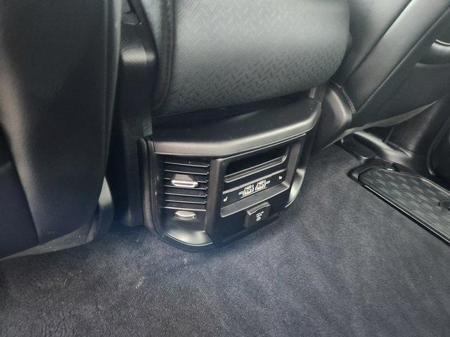 2025 Diamond Black RAM 1500