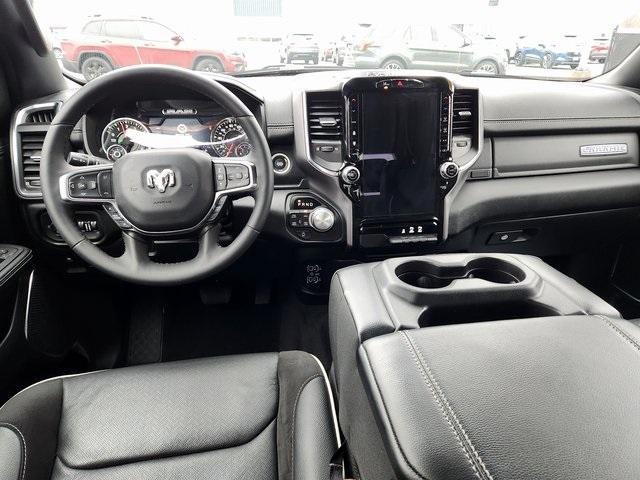 2025 Diamond Black RAM 1500