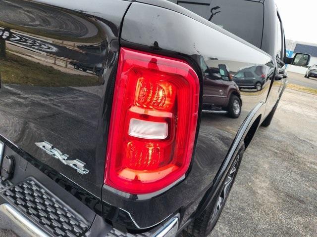 2025 Diamond Black RAM 1500