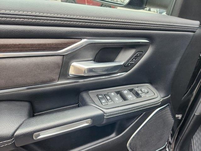 2025 Diamond Black RAM 1500